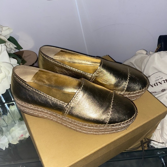 Prada Shoes - Picture 3 of 3